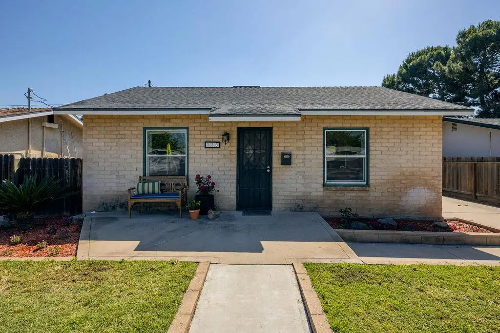 335 Oxford Avenue, Clovis, CA 93612 - #1