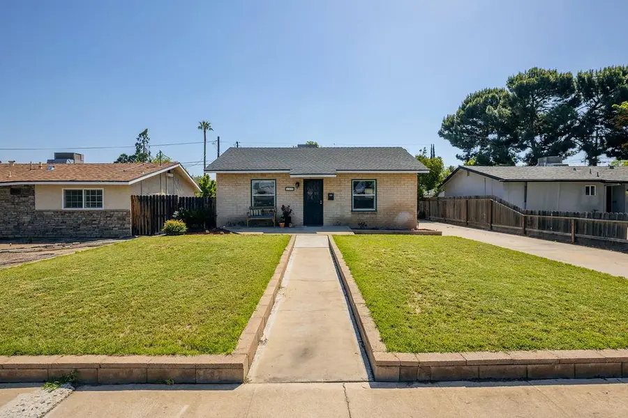 335 Oxford Avenue, Clovis, CA 93612 - #3