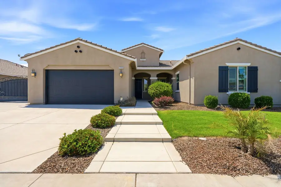 3368 N Discovery Way, Hanford, CA 93230 - #2