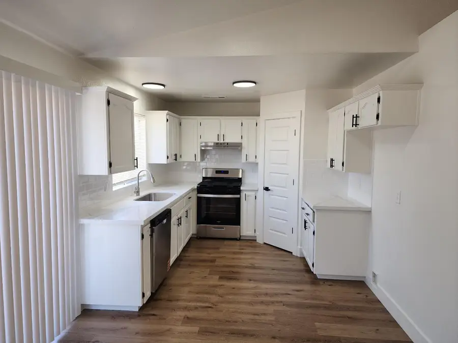 723 Dodderer, Firebaugh, CA 93622 - #3