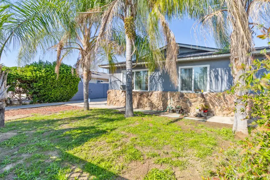 715 Faller Avenue, Sanger, CA 93657 - #3