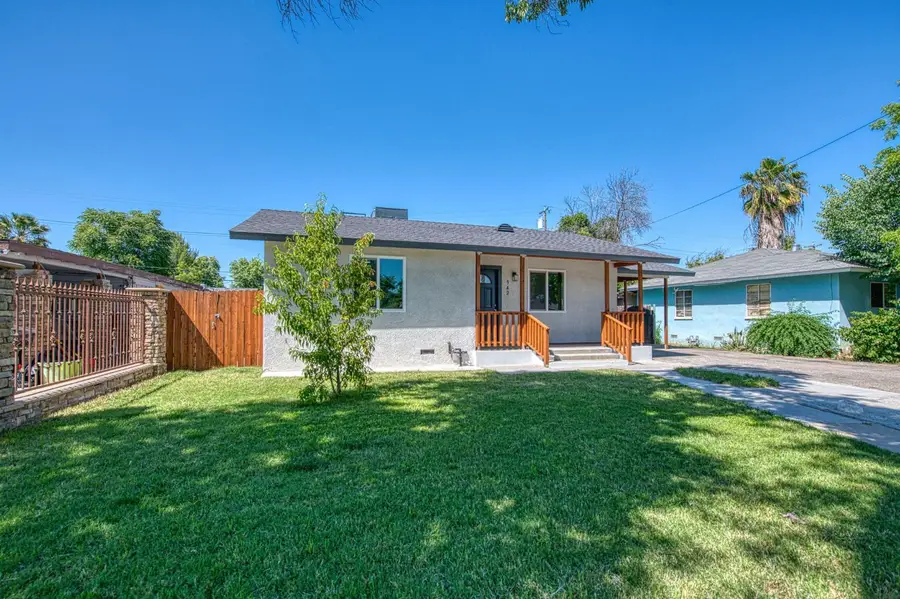 942 W Shields Avenue, Fresno, CA 93705 - #2
