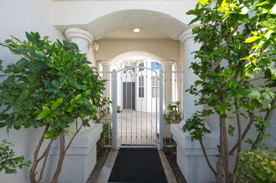 9595 N Woodrow Avenue, Fresno, CA 93720 - #3