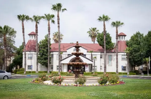 8153 N Cedar Avenue #216, Fresno, CA 93720
