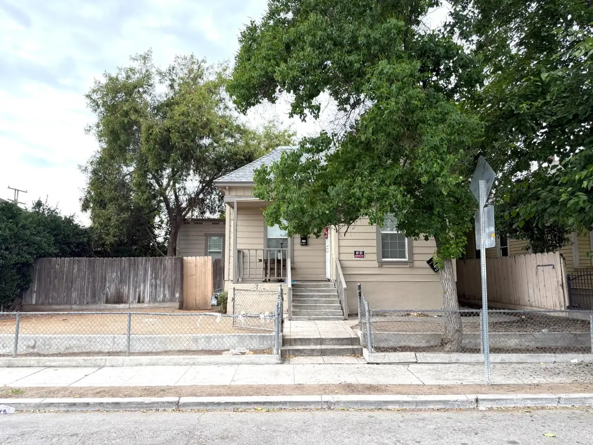 129 N Park Avenue, Fresno, CA 93701 - #1