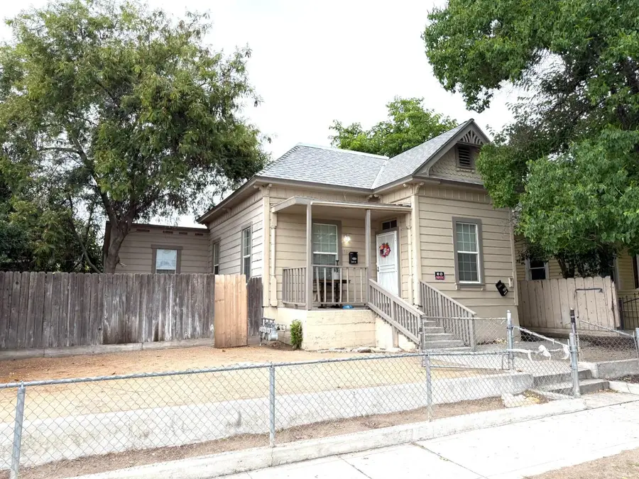 129 N Park Avenue, Fresno, CA 93701 - #2