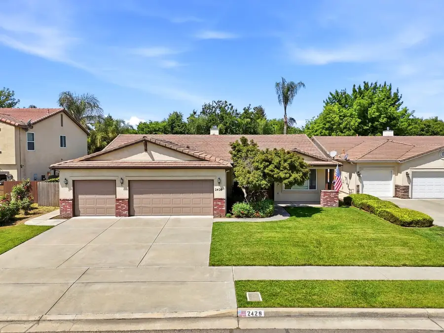 2429 Oak Grove, Visalia, CA 93291 - #2