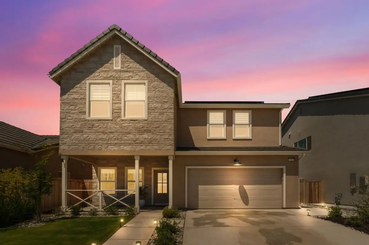 1061 Fruitwood Avenue, Clovis, CA 93619 - #1