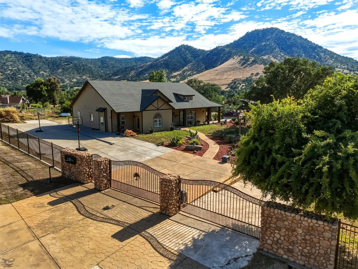 7197 Perlman Drive, Sanger, CA 93657 - #1