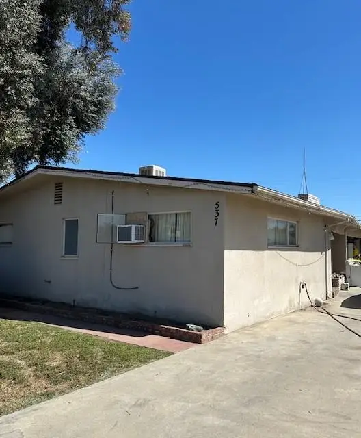 537 W University Avenue, Fresno, CA 93705 - #1