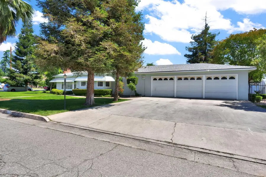 200 Lyons Street, Madera, CA 93638 - #2
