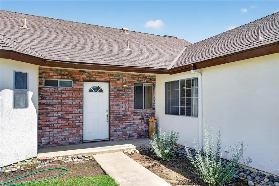 2176 E Decatur Avenue, Fresno, CA 93720 - #3