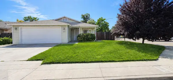 2584 S Roughrider Avenue, Fresno, CA 93725
