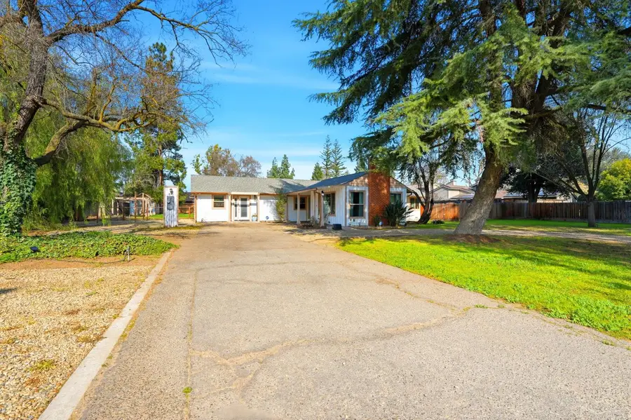 610 W Barstow, Fresno, CA 93704 - #2