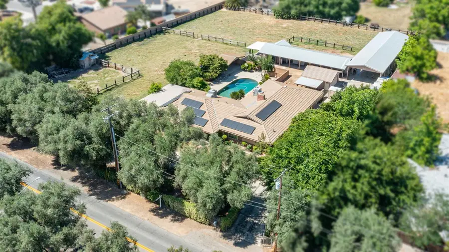 5345 E Butler Avenue, Fresno, CA 93727 - #2