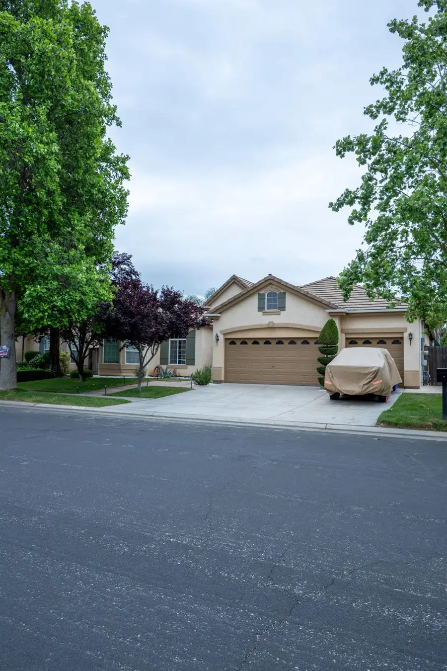 2162 Everglade Avenue, Clovis, CA 93619 - #2