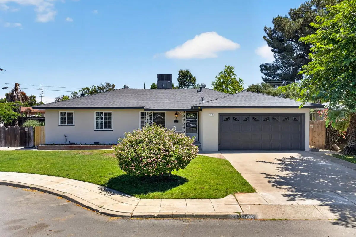 1546 N Rowell Avenue, Fresno, CA 93703 - #1
