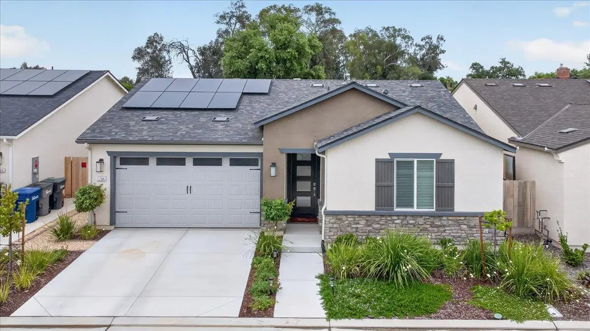 1794 N Carriage Avenue, Fresno, CA 93727 - #1