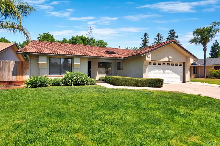 5110 W Kadota Avenue, Fresno, CA 93722 - #2