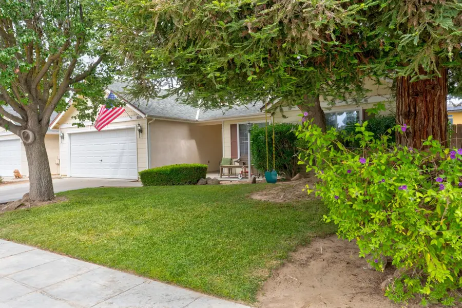 4680 W Chennault Avenue, Fresno, CA 93722 - #3