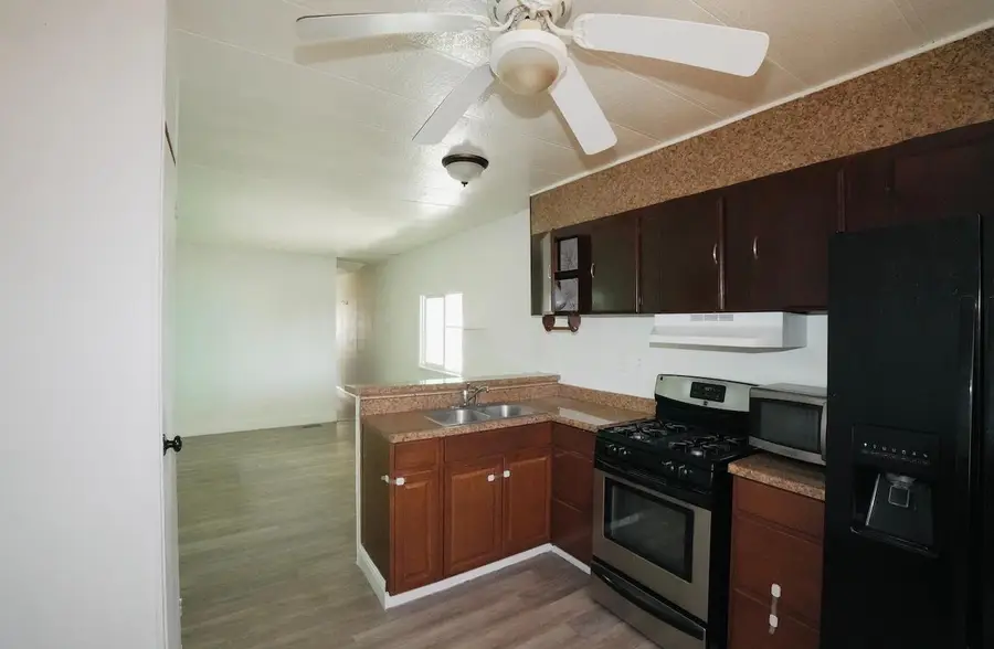 2317 S Chestnut Avenue #SPC 8, Fresno, CA 93725 - #3