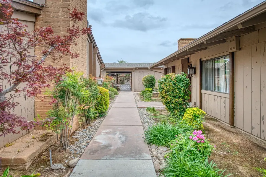 5052 N Wishon Avenue #C, Fresno, CA 93704 - #3