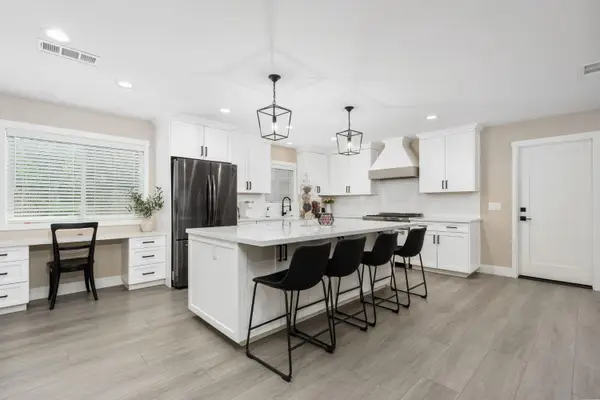 6220 S Clara Avenue, Fresno, CA 93706