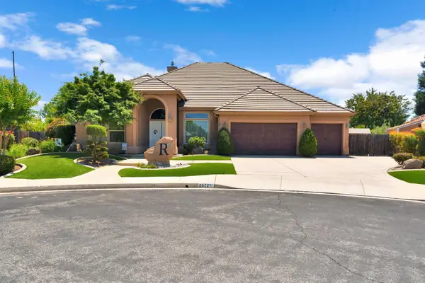 2572 Trenton Avenue, Clovis, CA 93619