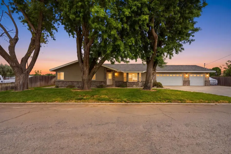 9317 14th Avenue, Hanford, CA 93230 - #2