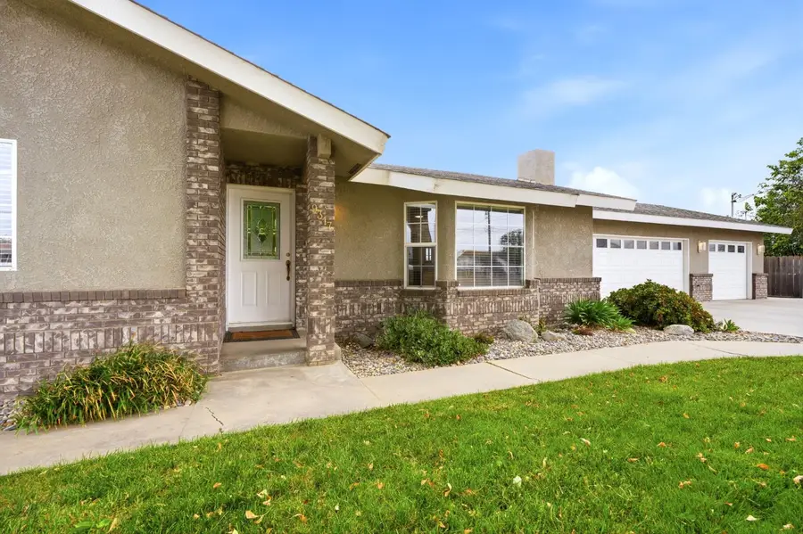 9317 14th Avenue, Hanford, CA 93230 - #3