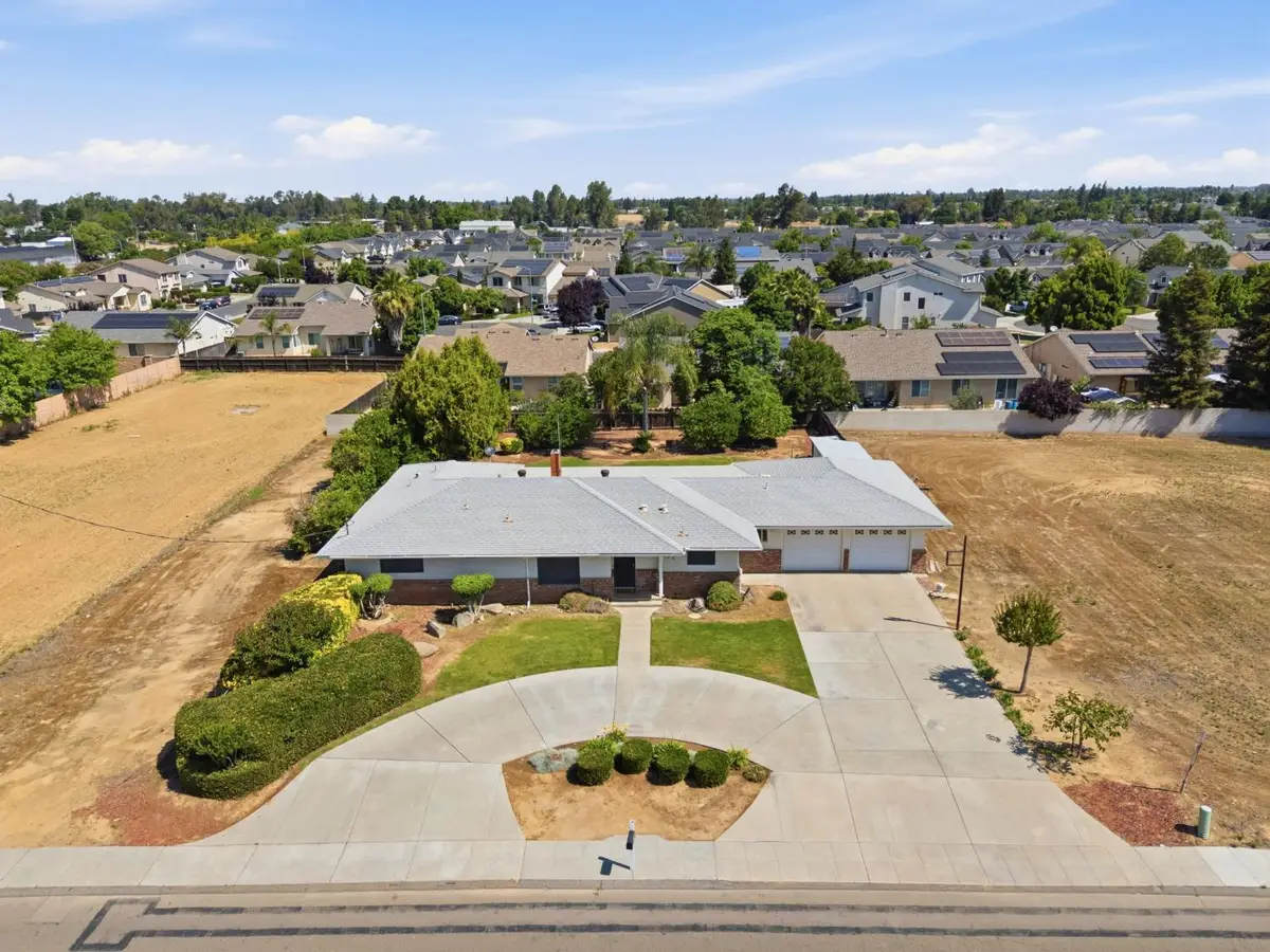5396 W Clinton, Fresno, CA 93722 - #1
