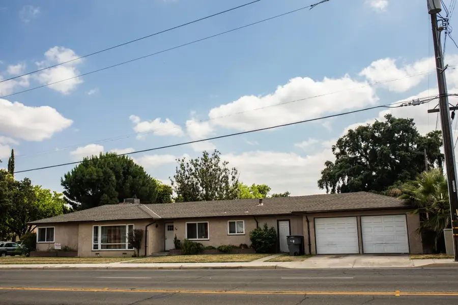 34 E Mckinley Avenue, Fresno, CA 93728 - #2