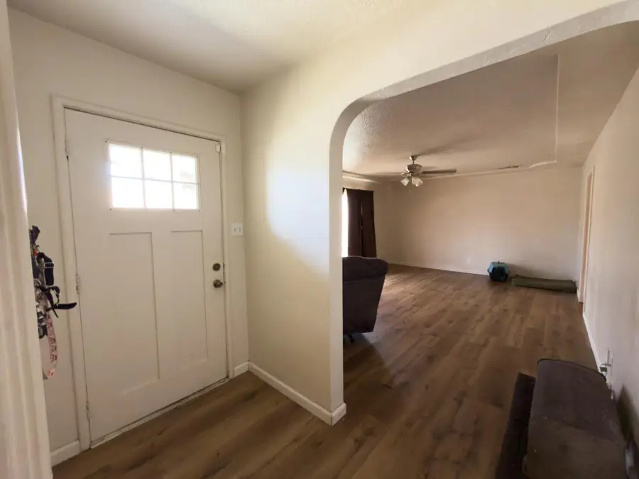 34 E Mckinley Avenue, Fresno, CA 93728 - #3