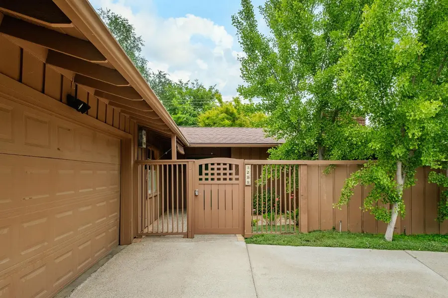 1288 W San Jose Avenue, Fresno, CA 93711 - #2