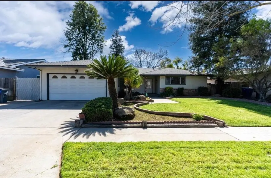 2265 E Herndon Avenue, Fresno, CA 93720 - #3