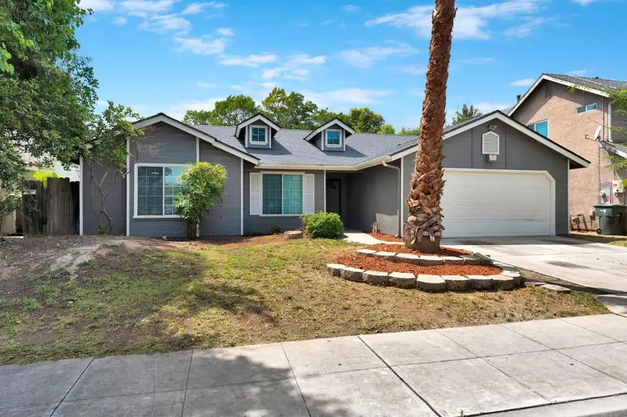2323 N Milburn Avenue, Fresno, CA 93722 - #2