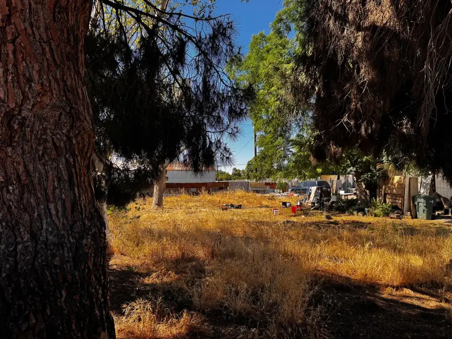 2012 E Clay Avenue, Fresno, CA 93701 - #2