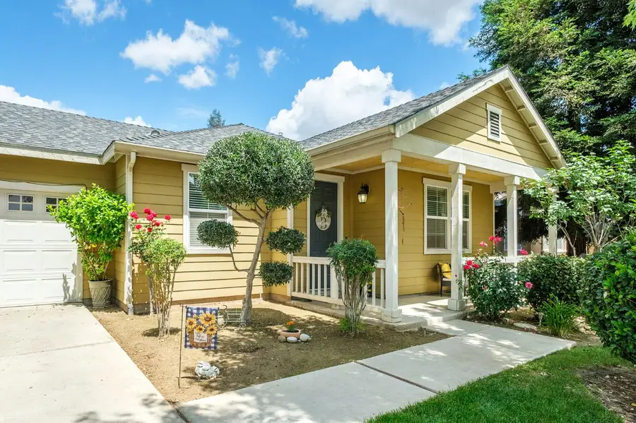 454 E Sierra Avenue, Reedley, CA 93654 - #3