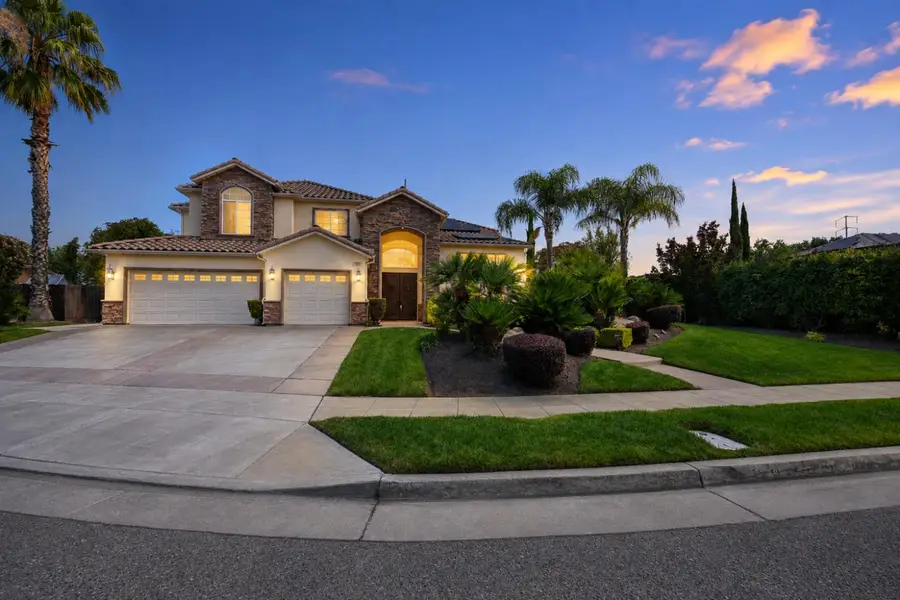 2182 E Carnoustie Avenue, Fresno, CA 93730 - #2