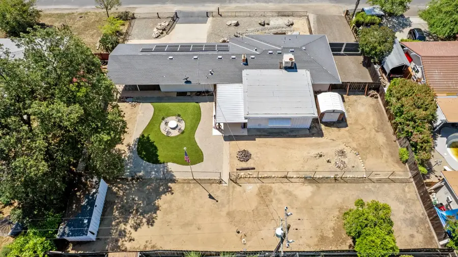 5431 E Indianapolis Avenue, Fresno, CA 93727 - #3
