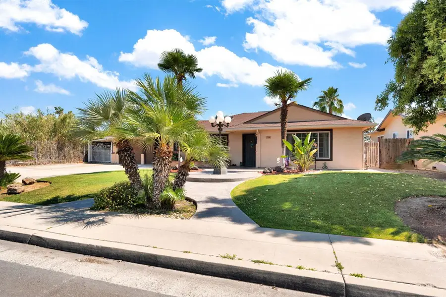 1758 Barstow Avenue, Clovis, CA 93611 - #3