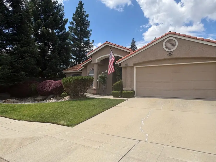 8263 N Mcdonald Avenue, Fresno, CA 93720 - #2