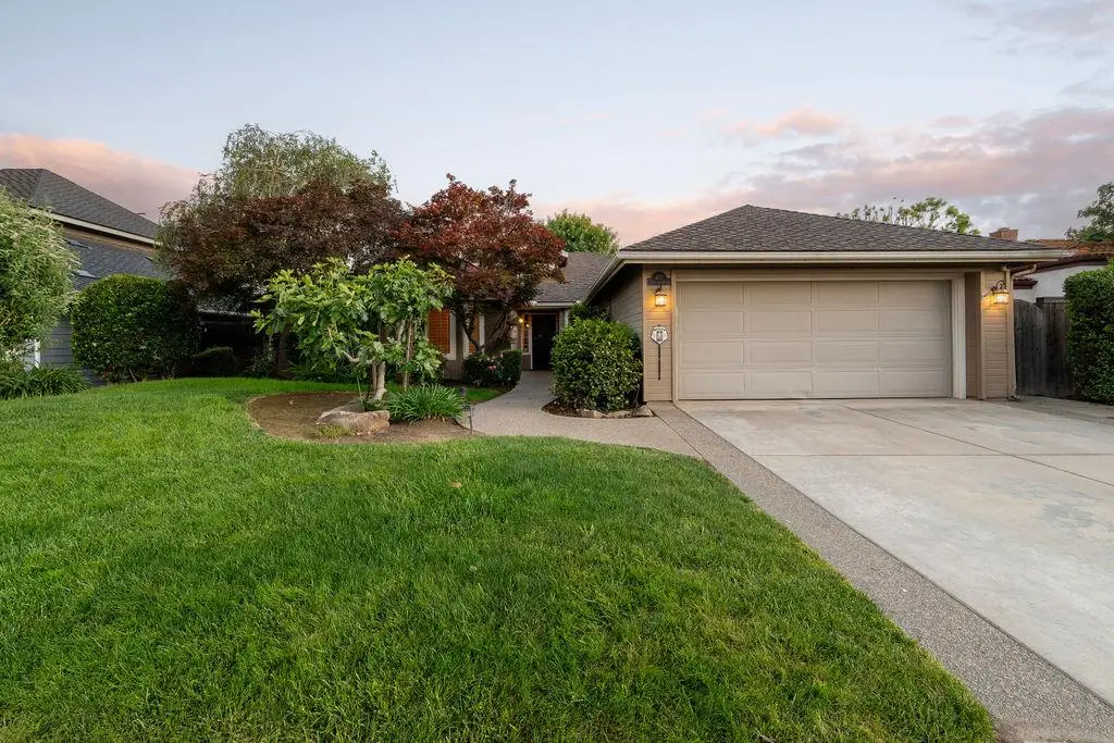 877 E Catalina Circle, Fresno, CA 93730 - #1