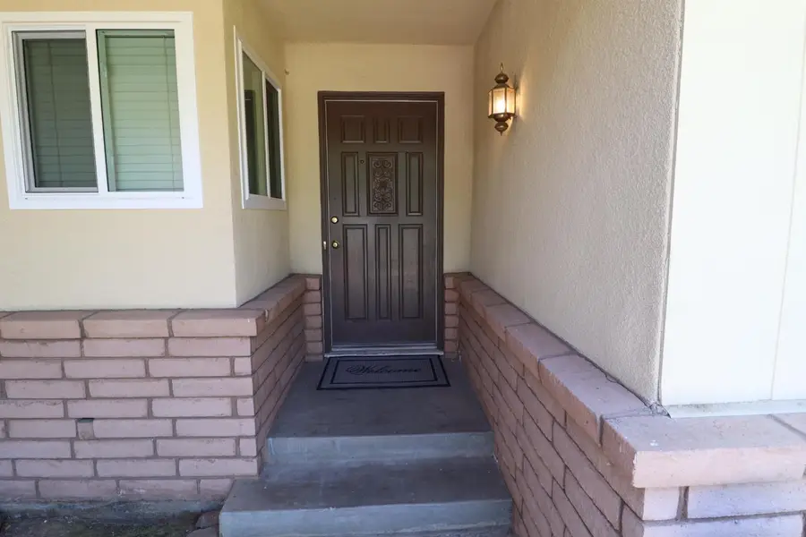 6347 N Laureen Avenue, Fresno, CA 93710 - #2