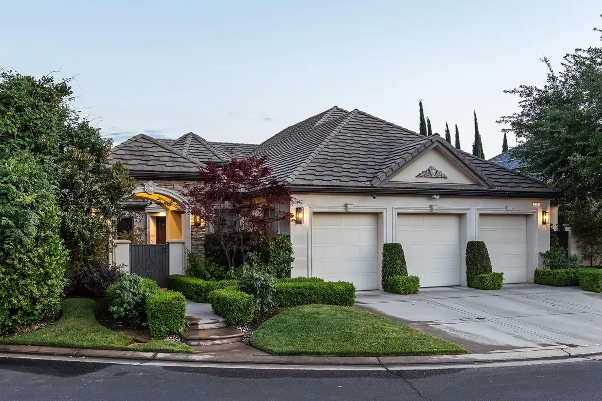 2435 E Tennyson Place, Fresno, CA 93730 - #1