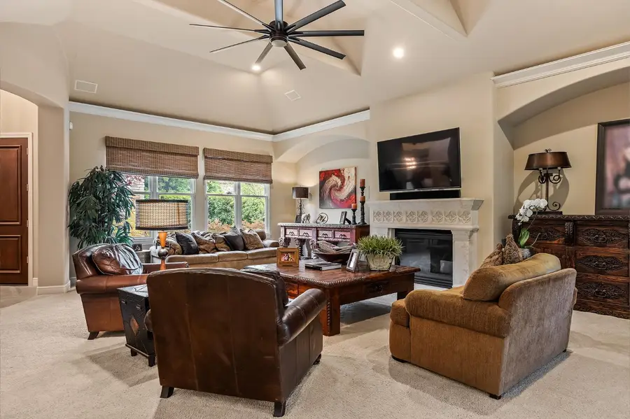 2435 E Tennyson Place, Fresno, CA 93730 - #3