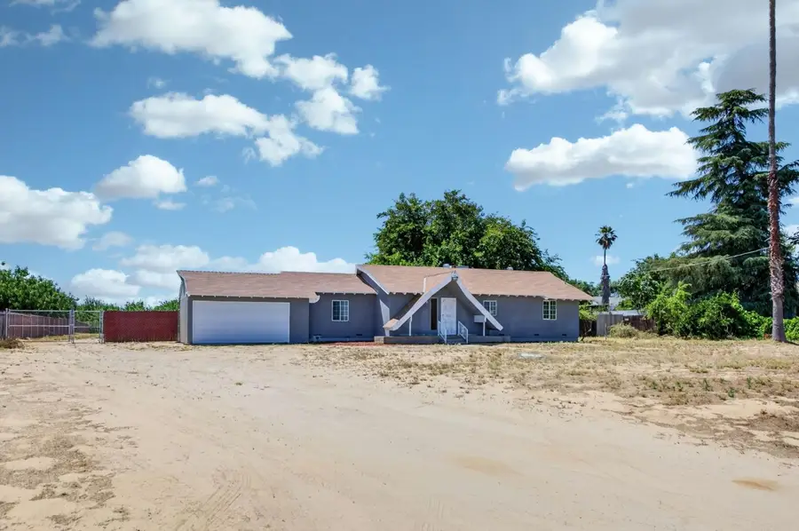 8233 S Elm Avenue, Fresno, CA 93706 - #3
