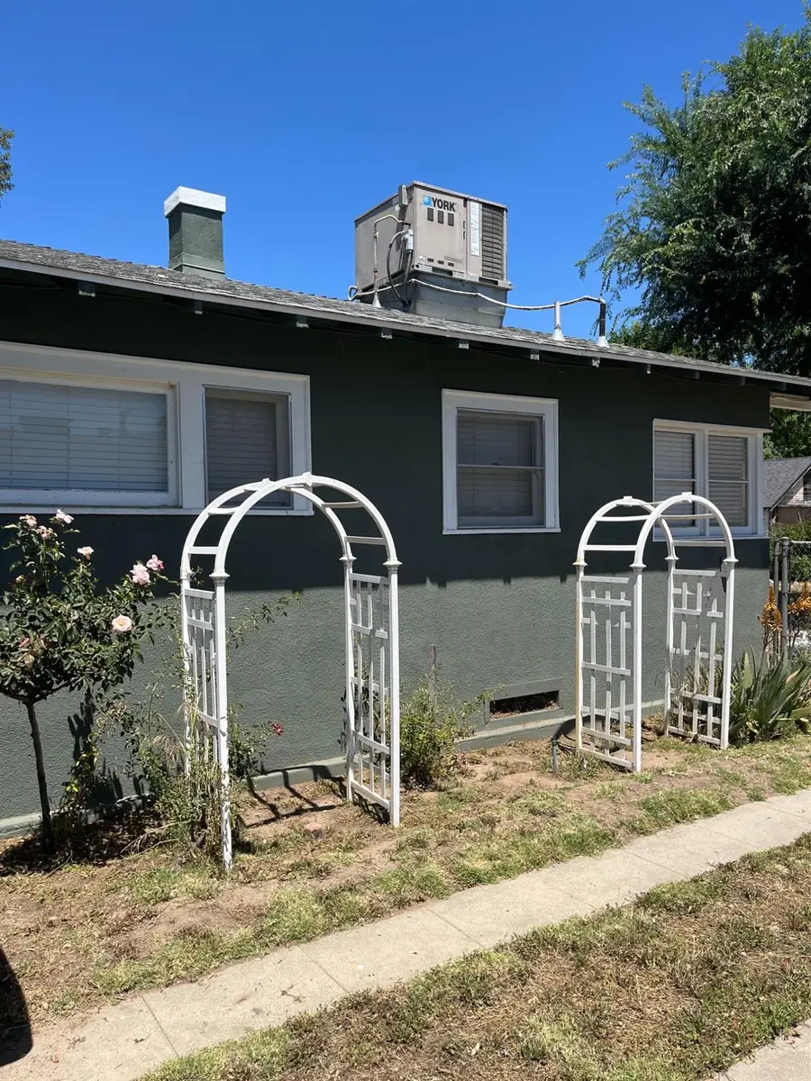1384 N Harrison Avenue, Fresno, CA 93728 - #3