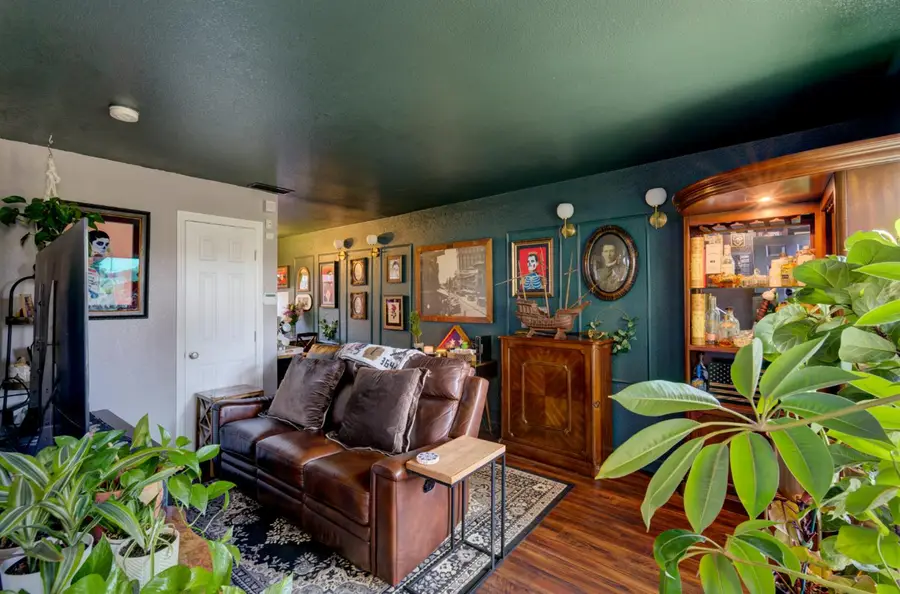 402 N Poplar Avenue, Fresno, CA 93701 - #3