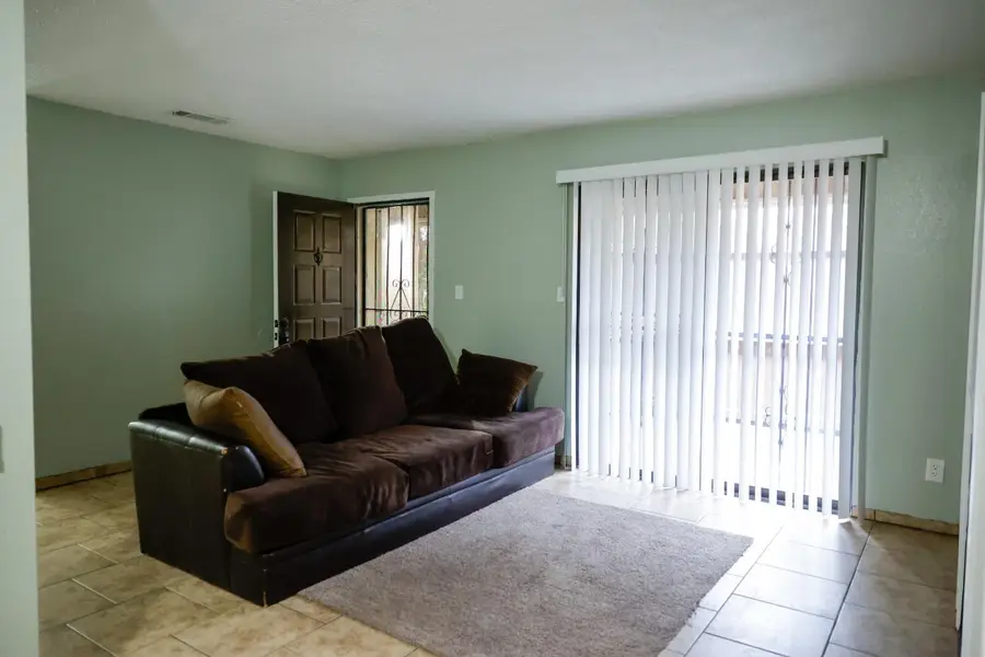 5181 E Olive Avenue #113, Fresno, CA 93727 - #2